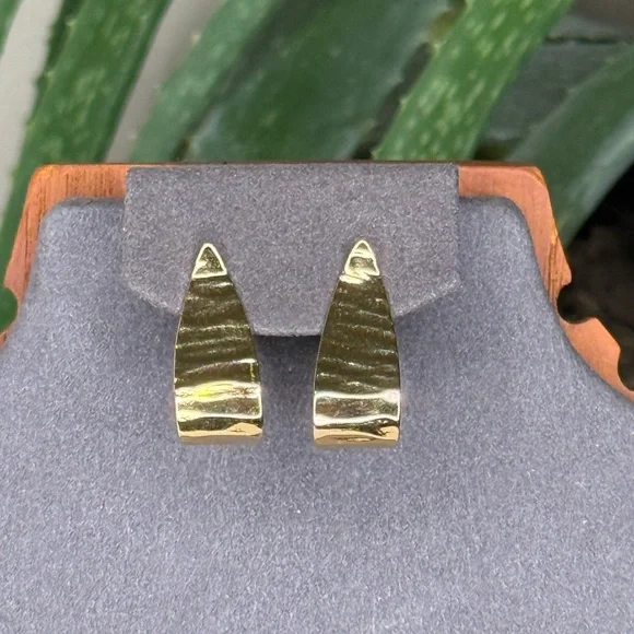 Vintage Napier Gold Textured Minimalist Earrings | Sculptural 90s - Picture 2 of 8